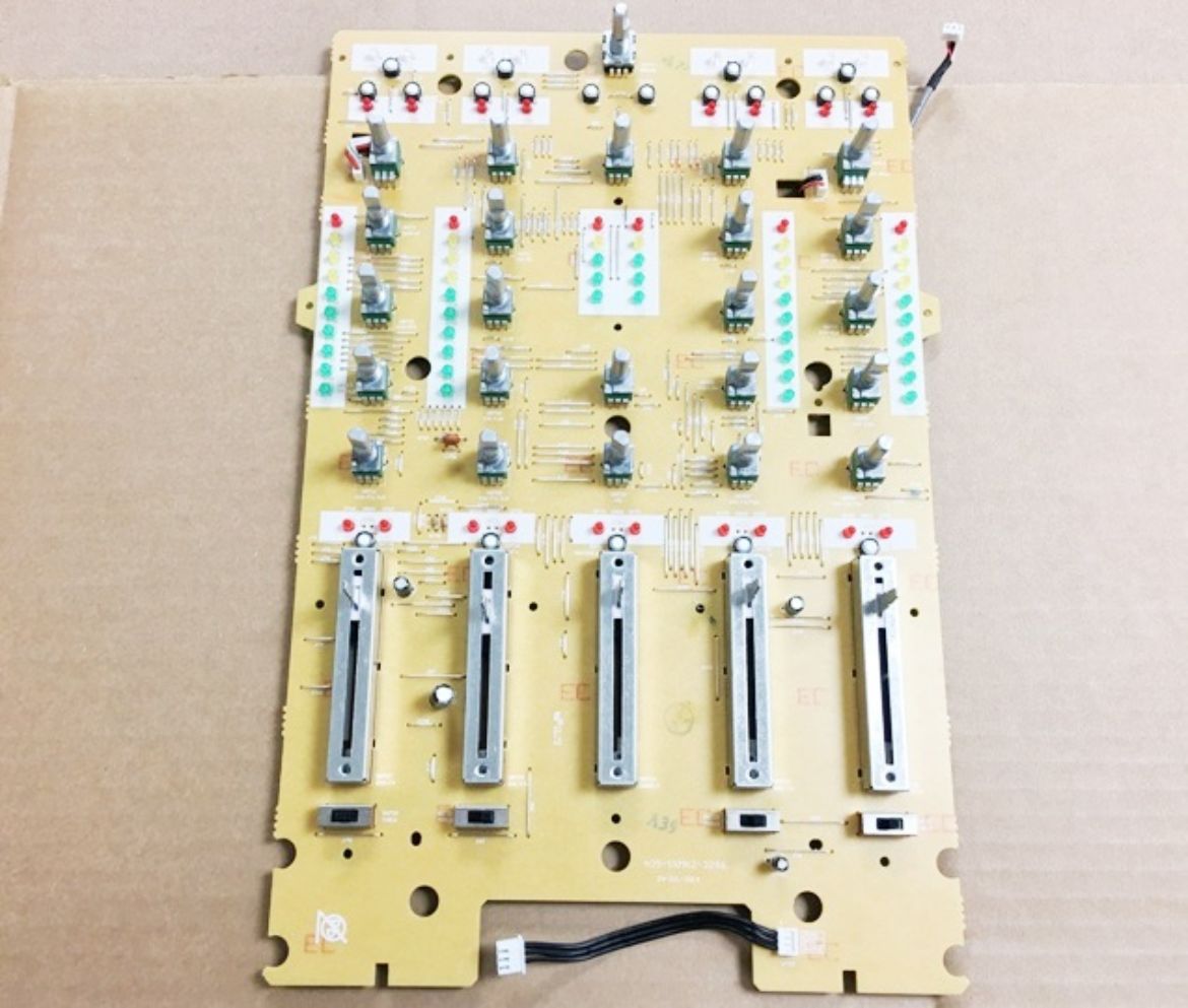 704S1MK2B091.jpg