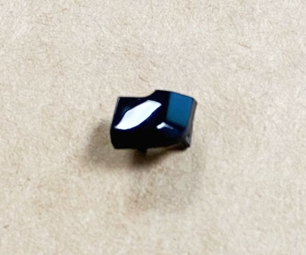 LV23098004A.jpg