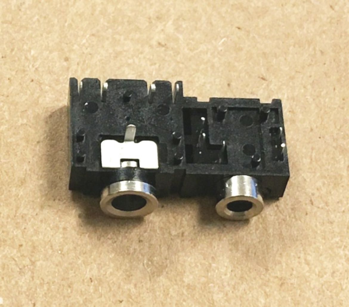 E1B002110.jpg